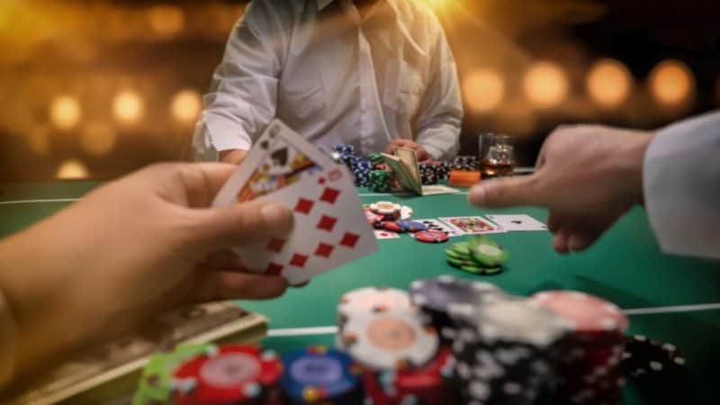 Kiếm tiền trực tuyến với Poker